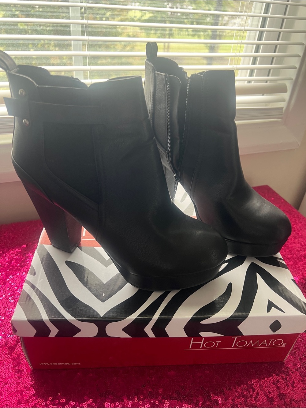 Hot Tomato Black Chunky Platform Ankle Booties